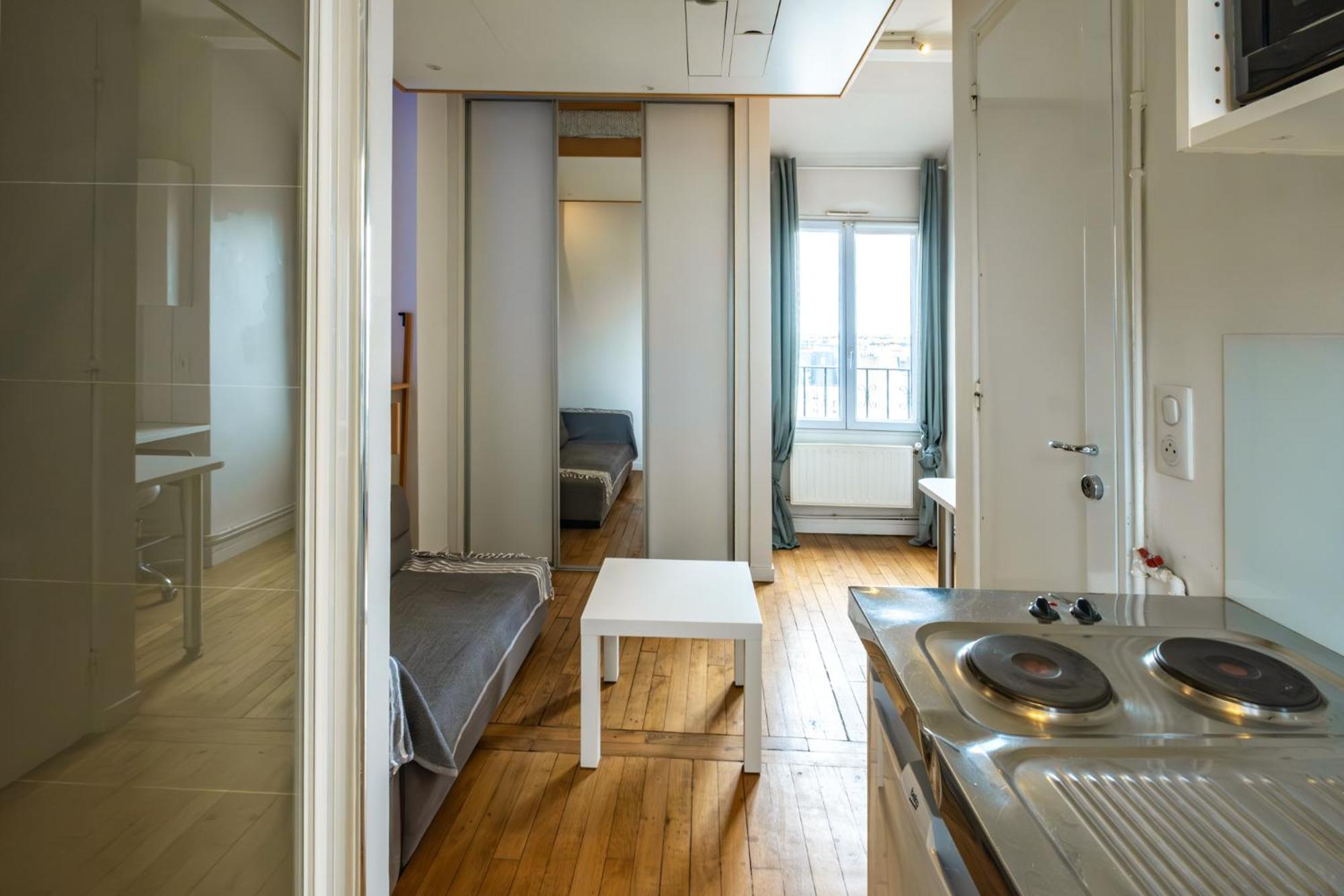 Charming - Eiffel Tower Apartment